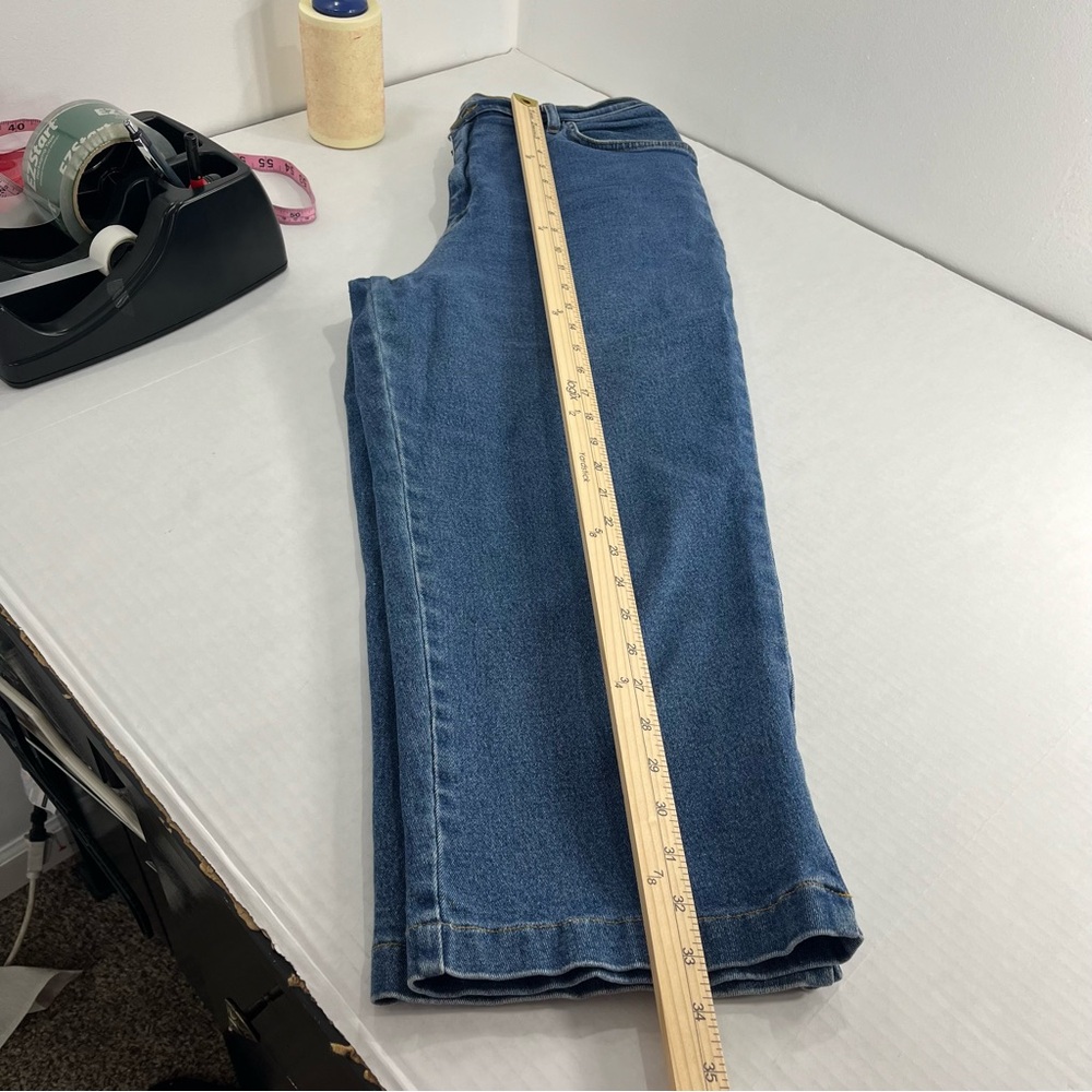 ✨ Vintage Bonjour Denim Capri Pants ✨ - Picture 10 of 13
